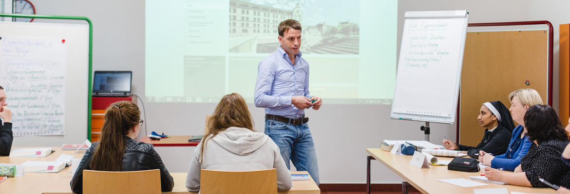 Akademie St. Franziskus | Gesundheits- Und Krankenpflege